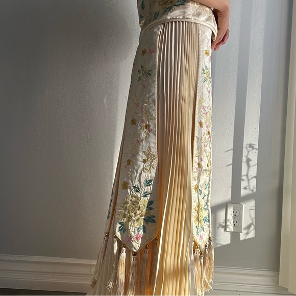 Vintage Oriental Satin Silk Embroidered Jacket +Pleated Skirt Set Gold & Pastel - Picture 8 of 11